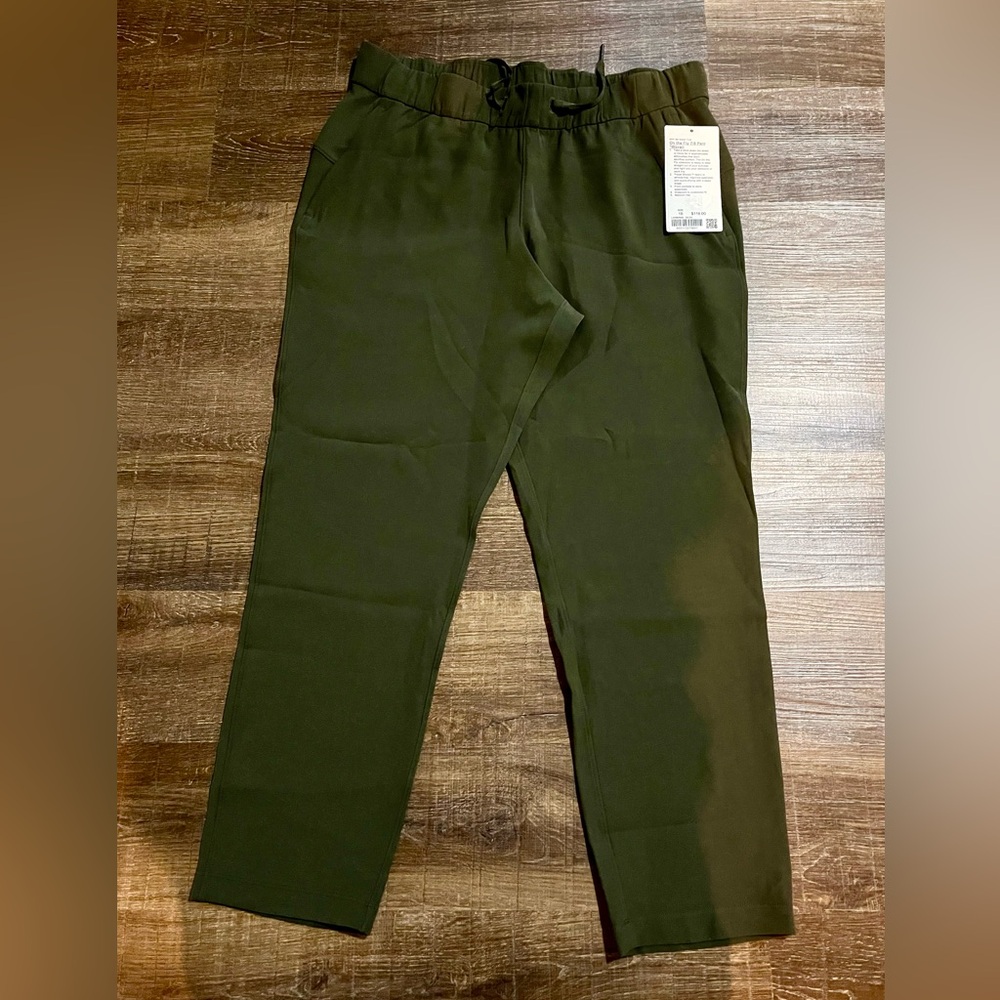 Lululemon “On the Fly” Woven Pants- 7/8 length